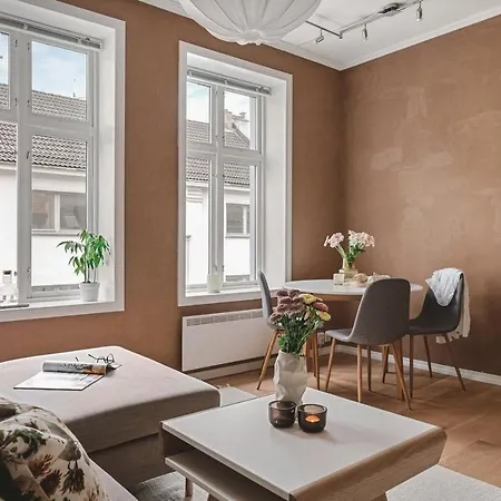 Апартаменты Lovely Townhouse Close To The Centre *
