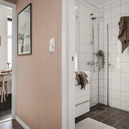 Lovely Townhouse Close To The Centre Берген