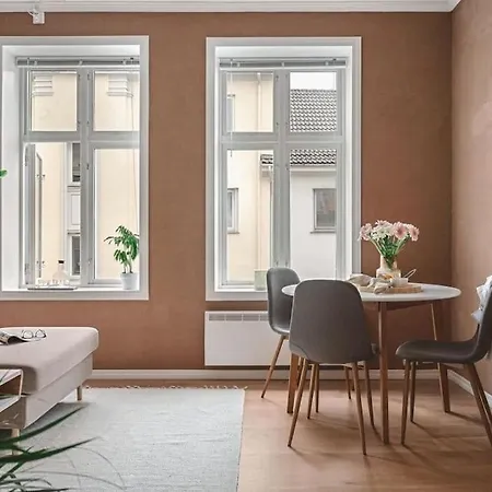 Lovely Townhouse Close To The Centre Апартаменты