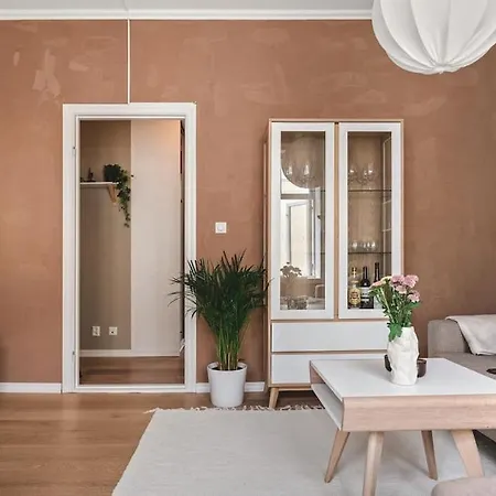 Апартаменты Lovely Townhouse Close To The Centre Берген