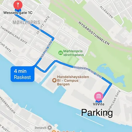 Lovely Townhouse Close To The Centre شقة برغن